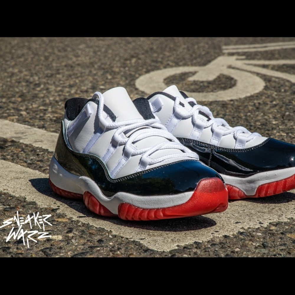 Nike air Jordan retro 11 low (concord bred) 9.5